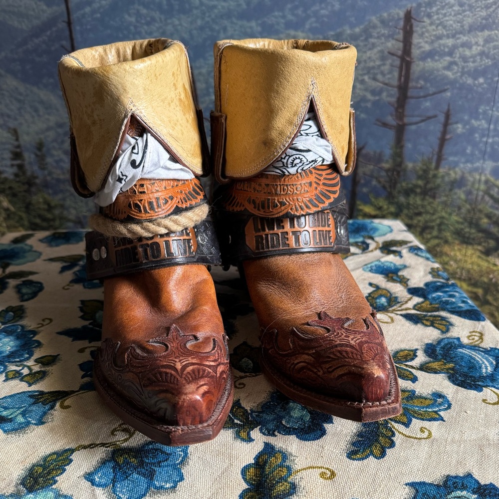 VINTAGE TONY LAMA BOOTS WITH HARLEY DAVIDSON STRAPS